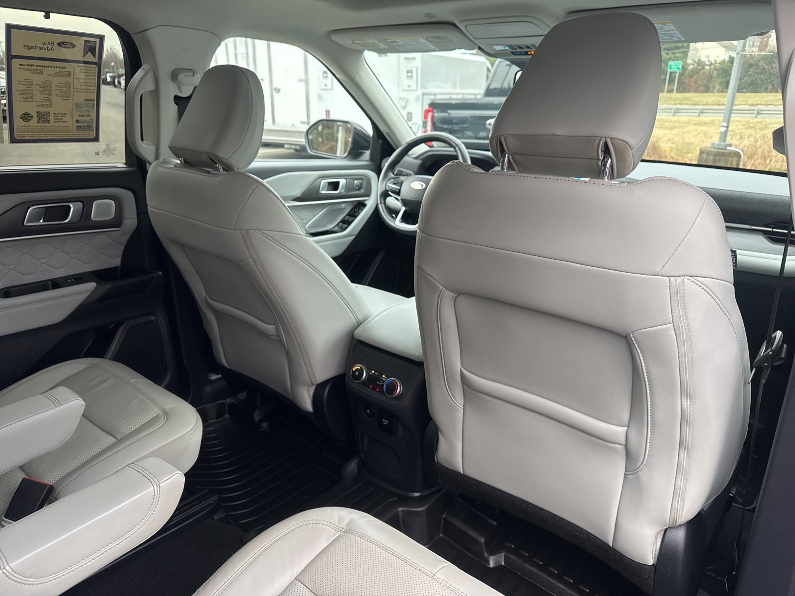 Certified 2025 Ford Explorer Platinum w/ LUX Leather Package image 30