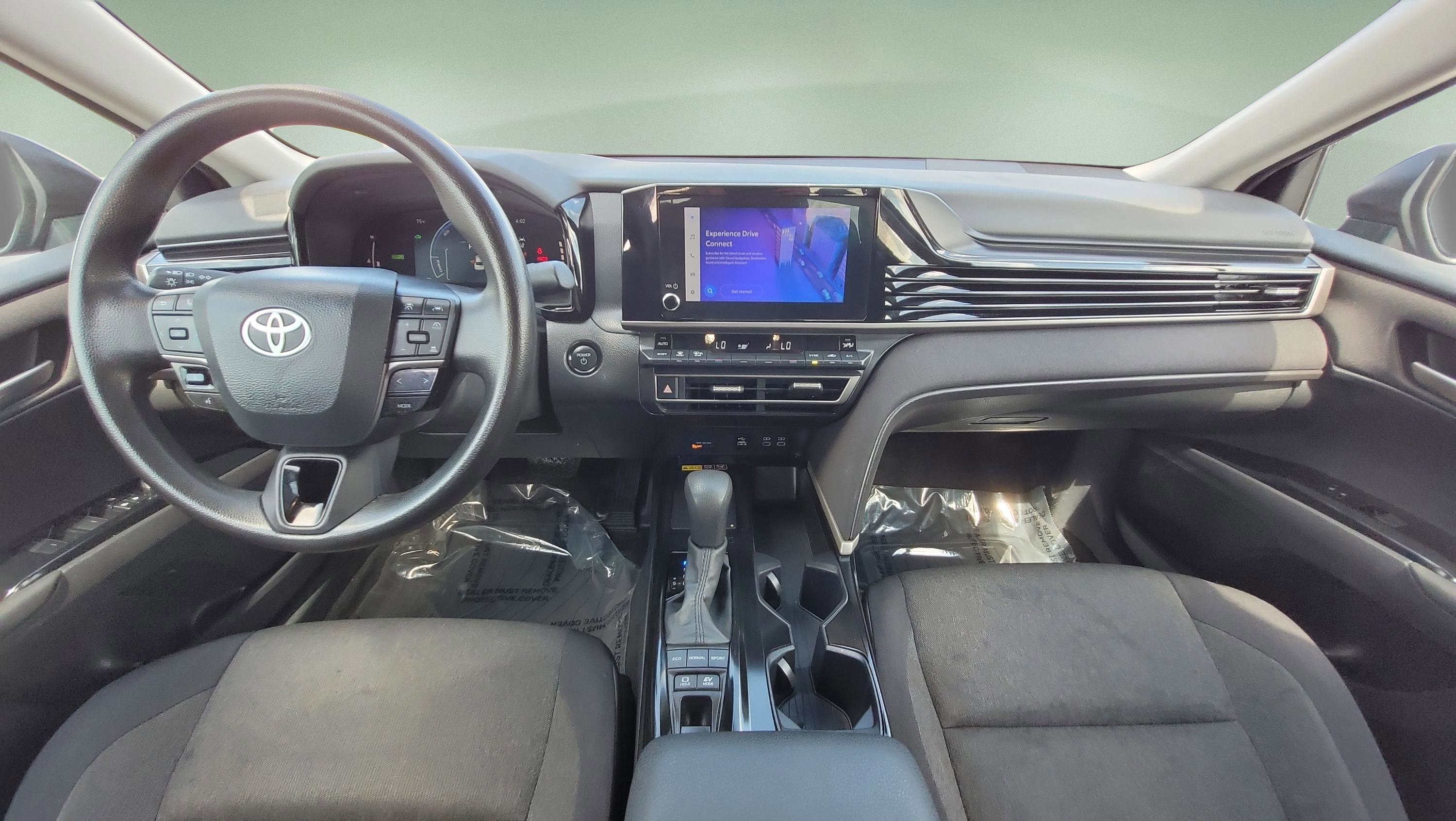 Used 2025 Toyota Camry SE FWD image 15