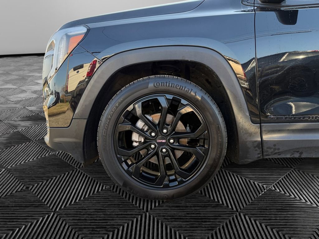 Used 2022 GMC Terrain SLE w/ Driver Convenience Package image 14