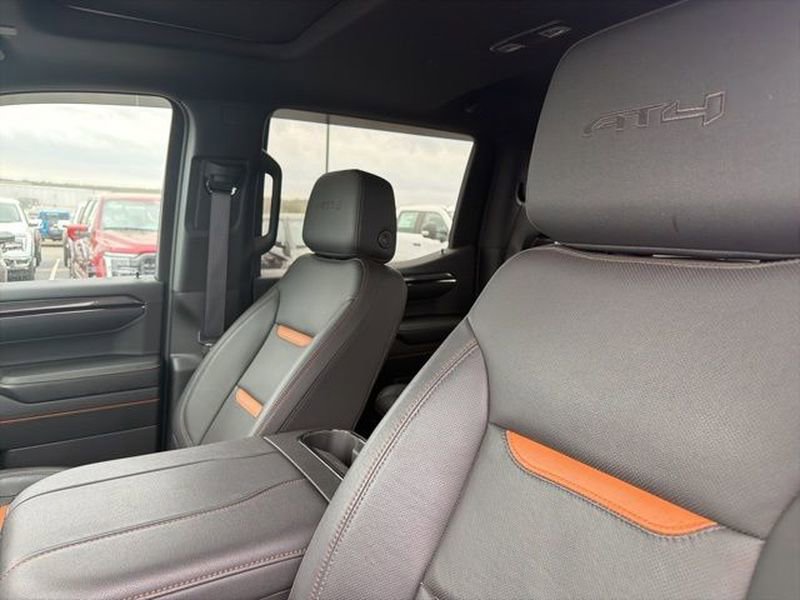 Used 2024 GMC Sierra 1500 AT4 w/ Technology Package AWD/4WD image 10