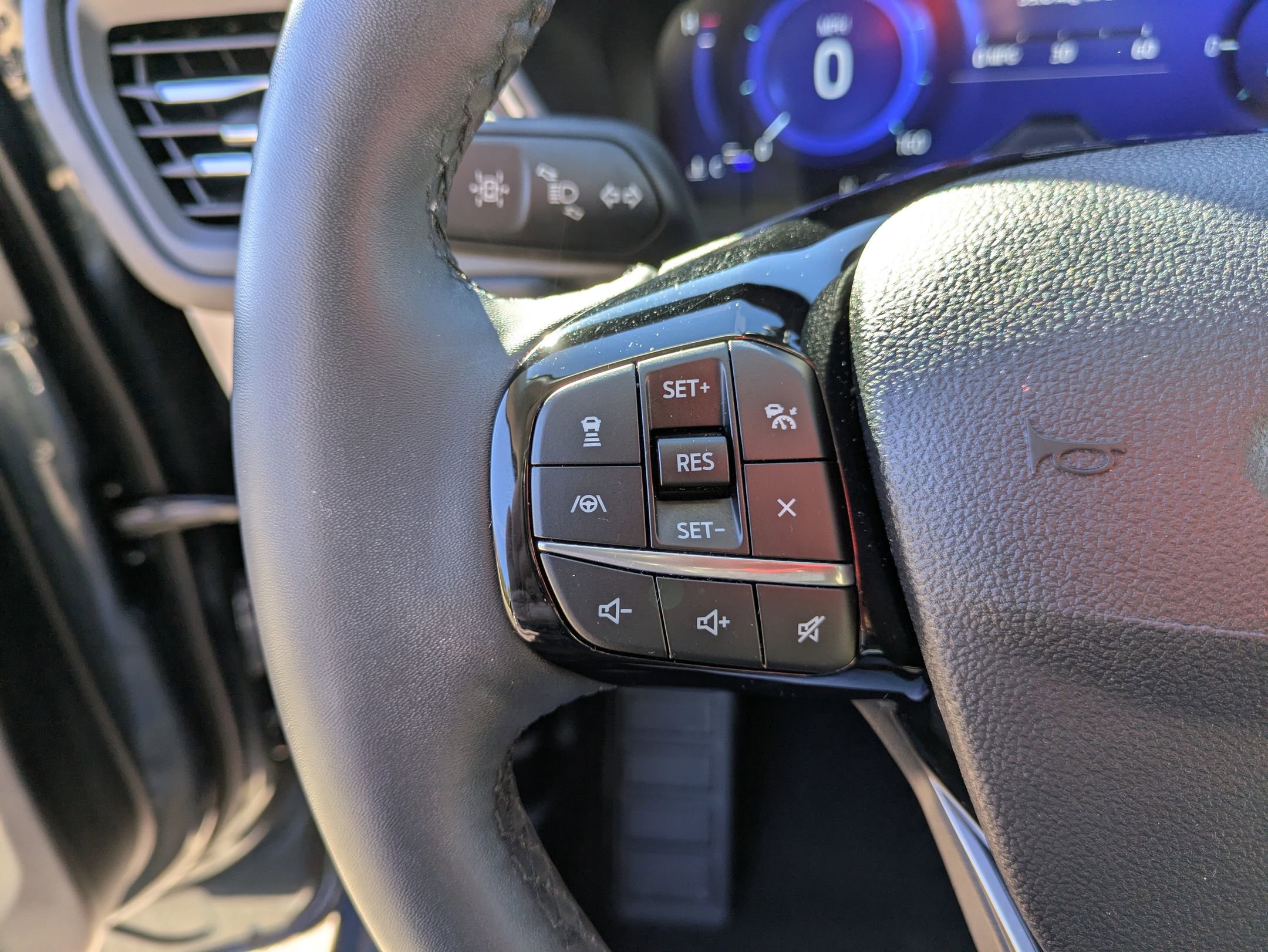 Certified 2022 Ford Escape SEL w/ Technology Package image 18