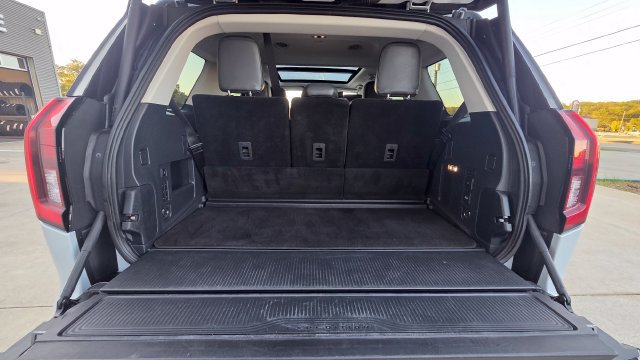 Certified 2025 Ford Expedition Active AWD/4WD image 14