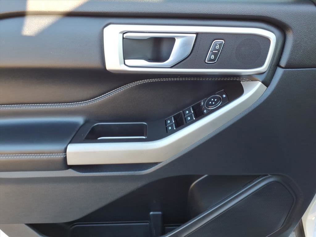 Certified 2020 Ford Explorer XLT w/ Equipment Group 202A image 10