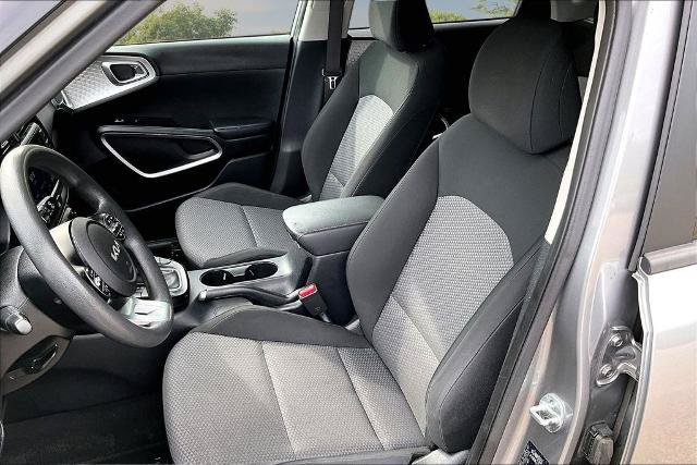 Used 2023 Kia Soul LX w/ Option Group 015 FWD image 25