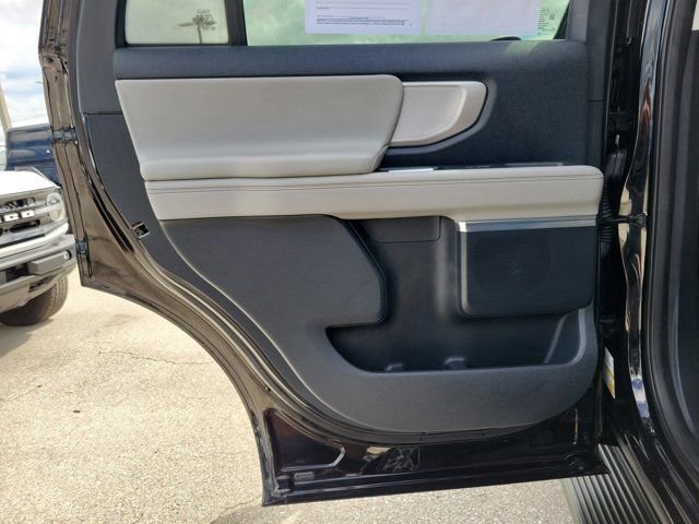 Certified 2025 Ford Expedition Active image 16