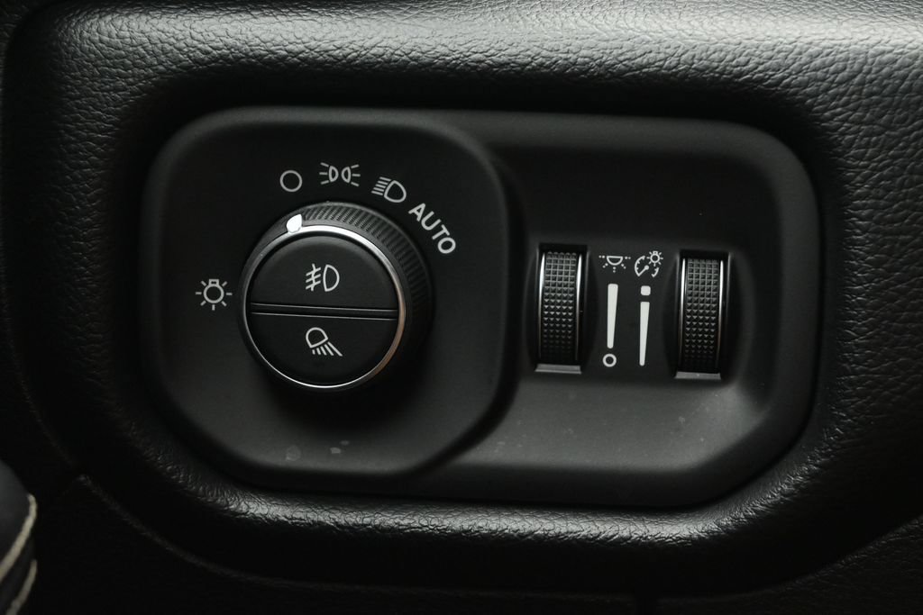 Used 2022 RAM 1500 Laramie AWD/4WD image 24