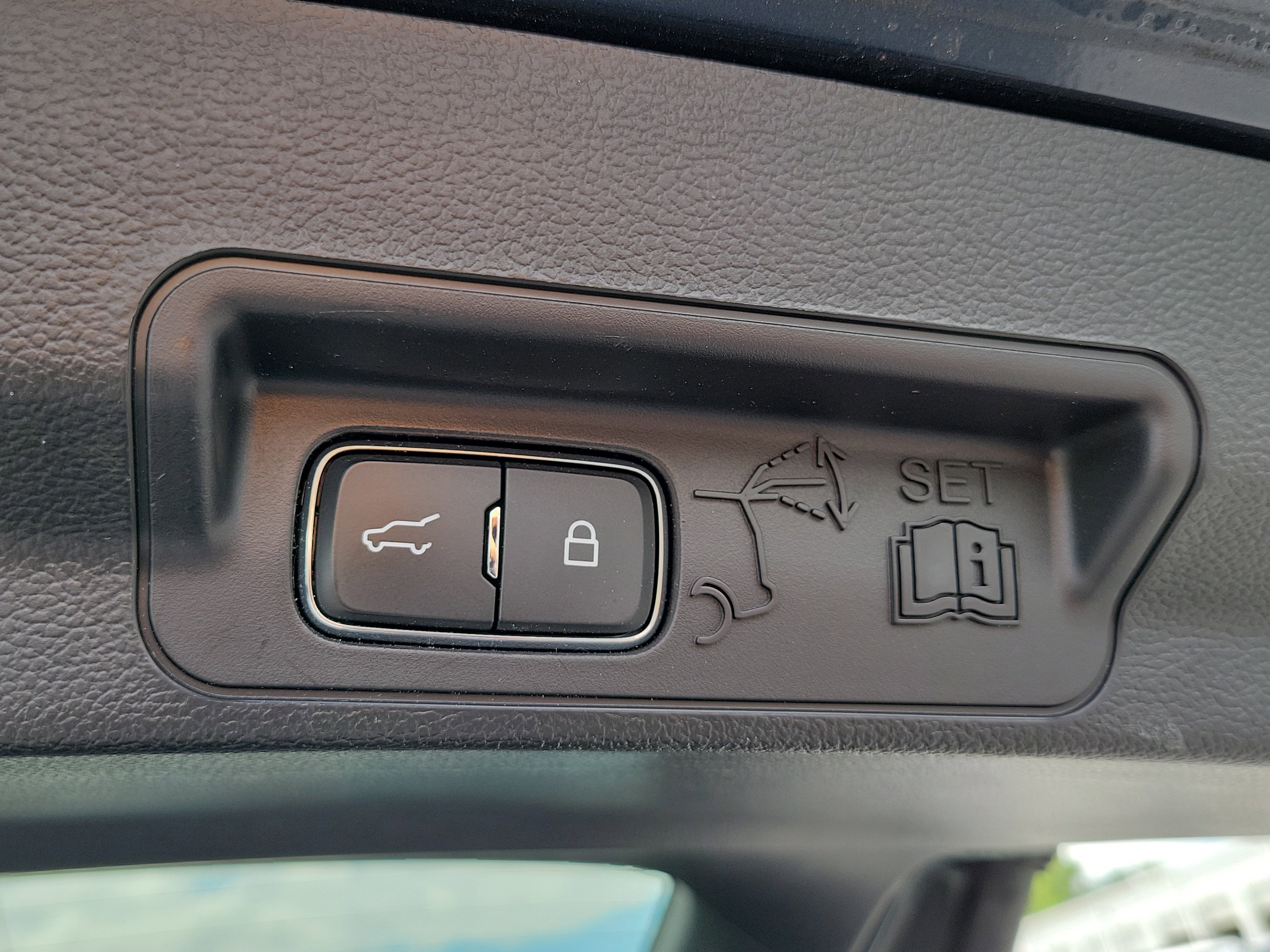 Certified 2022 Ford Explorer ST-Line w/ Class IV Trailer Tow Package image 11