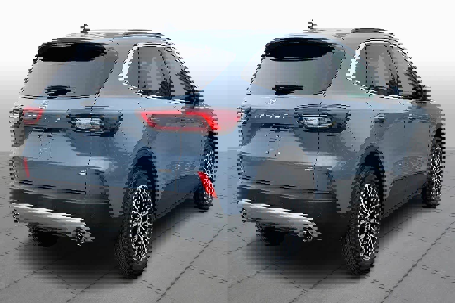 Certified 2025 Ford Escape SE w/ PHEV Premium Package image 12