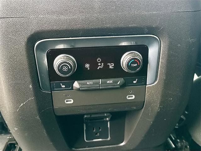 Used 2023 Chevrolet Suburban Premier image 20