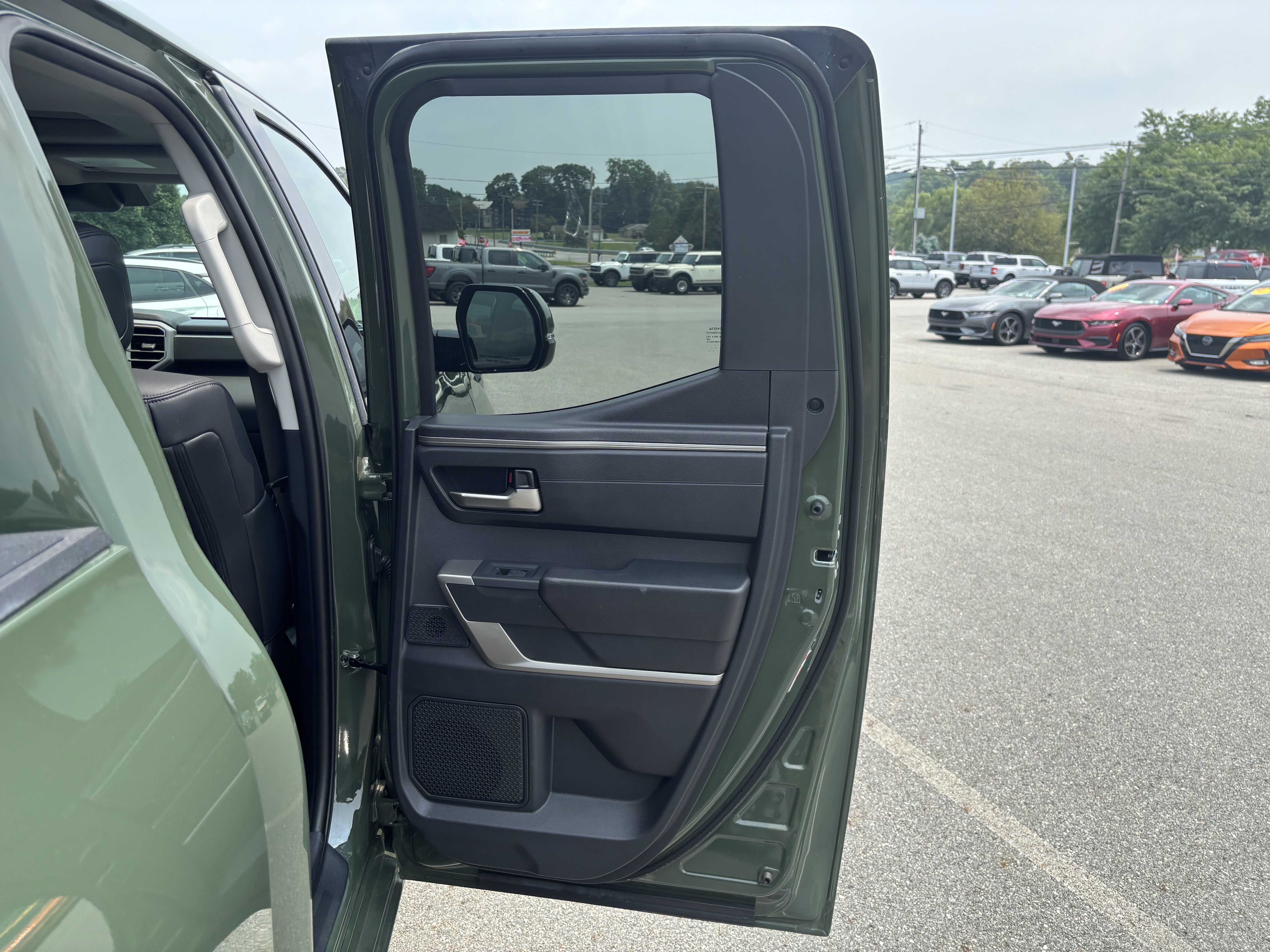 Used 2022 Toyota Tundra Limited AWD/4WD image 38