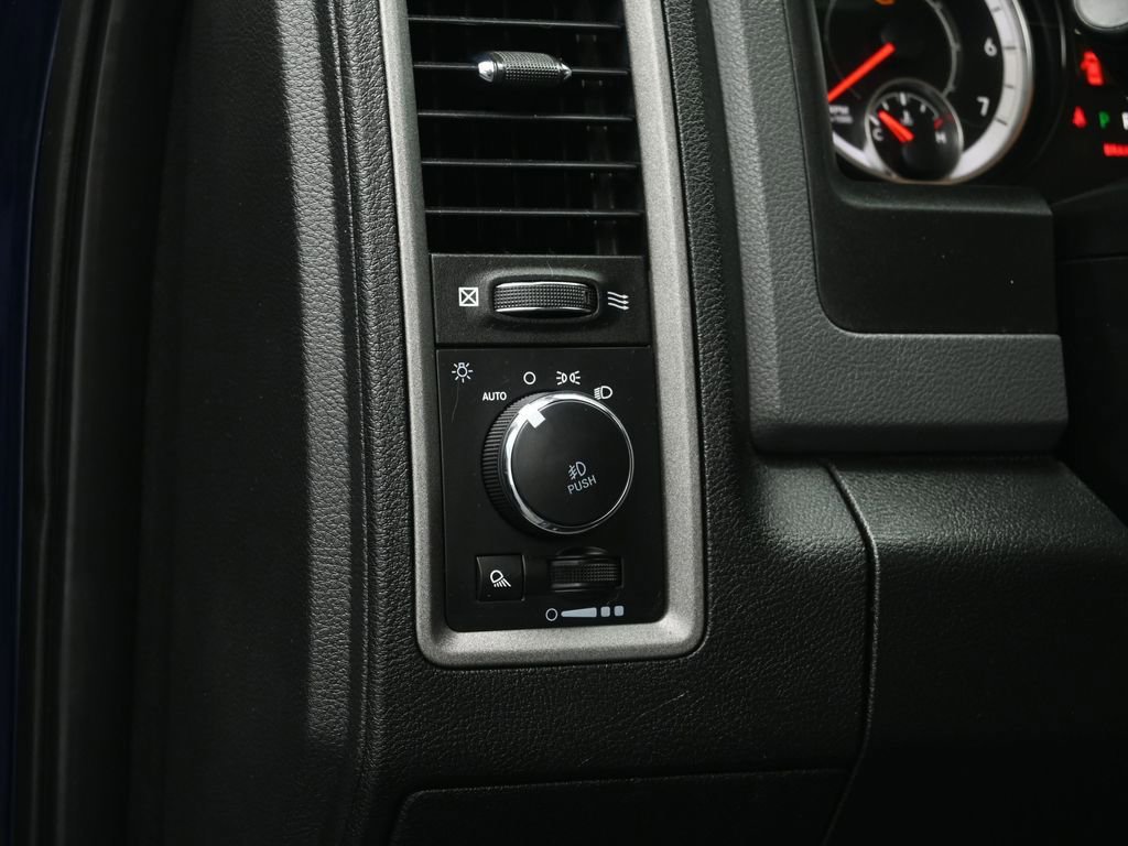 Used 2018 RAM 1500 Express image 37