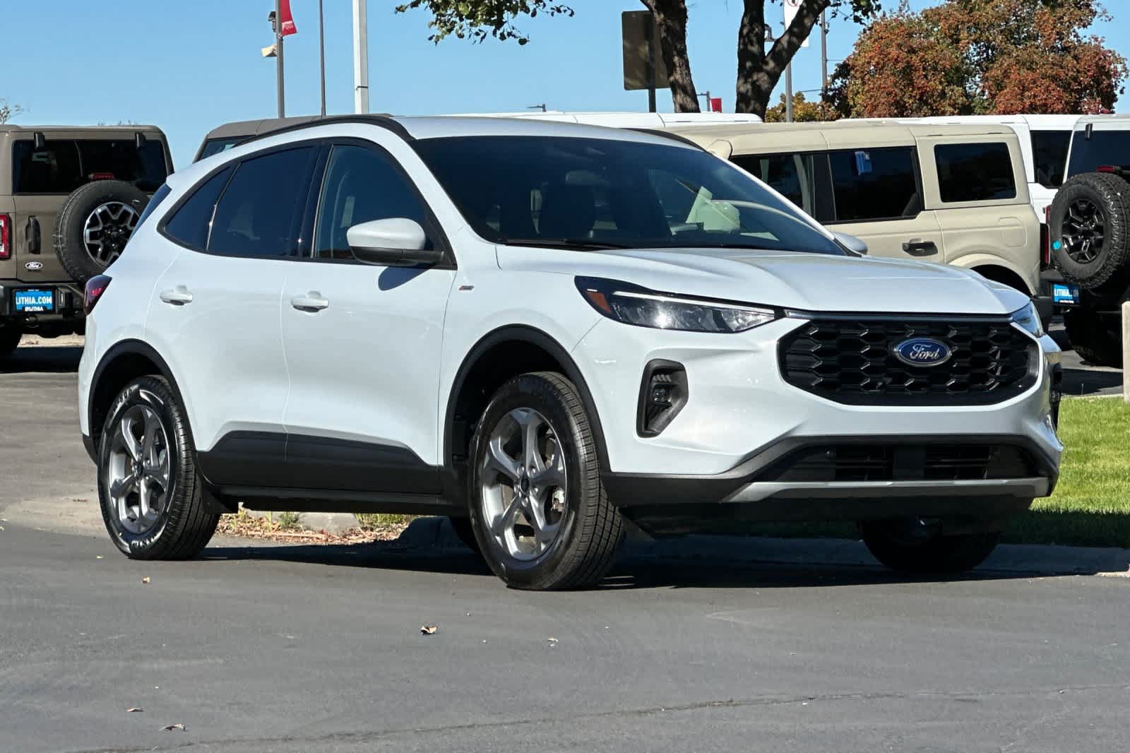 Certified 2025 Ford Escape ST-Line Select AWD/4WD image 9
