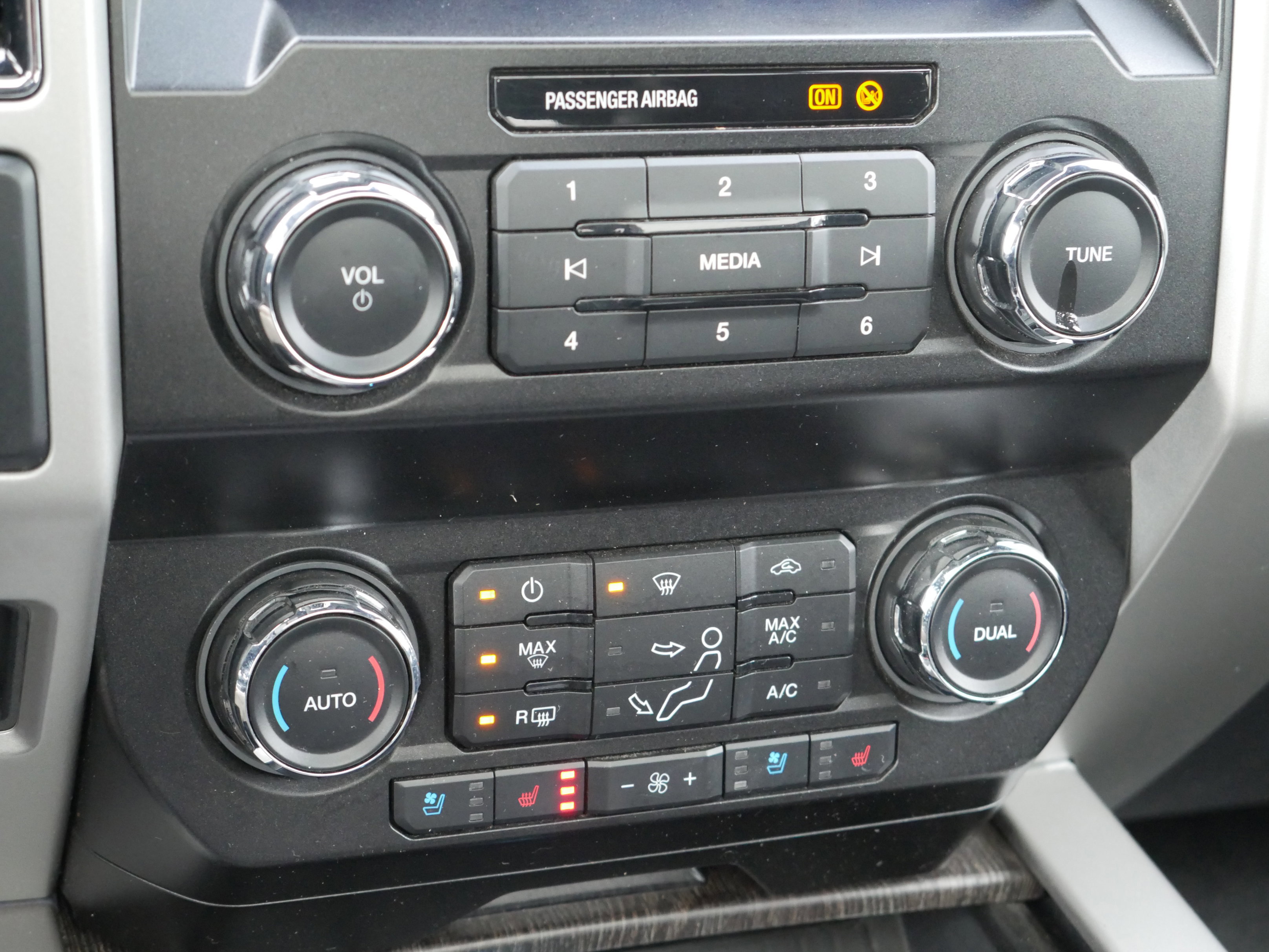 Certified 2021 Ford F350 Lariat image 22