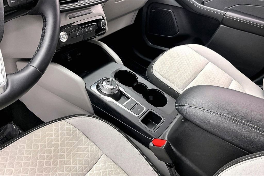 Certified 2025 Ford Escape Active w/ Active Premium Tech Pack FWD image 15