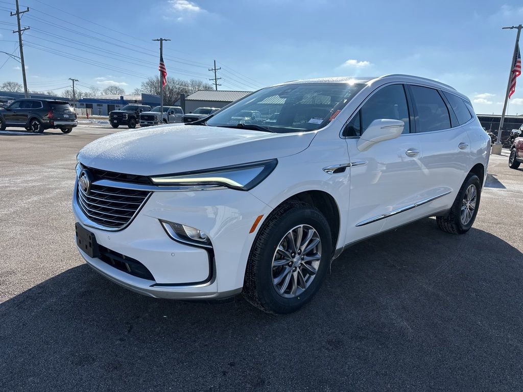 Used 2022 Buick Enclave Essence image 5