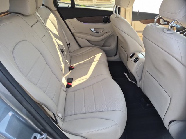 Used 2022 Mercedes-Benz GLC 300 4MATIC w/ Premium Package Lite image 32