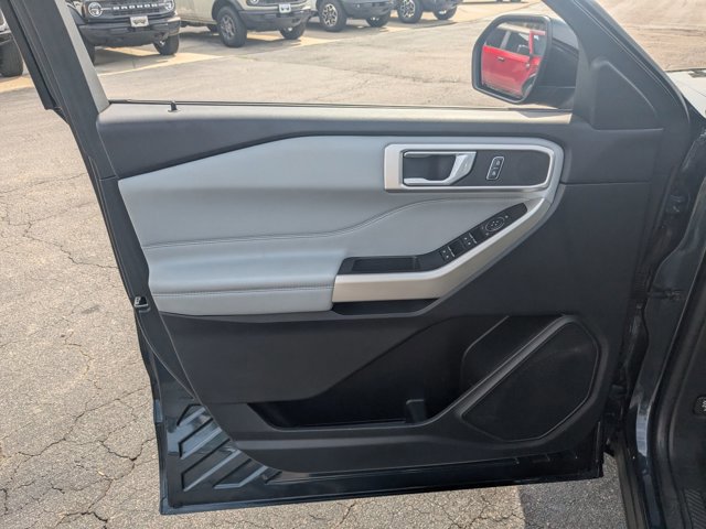 Certified 2022 Ford Explorer XLT w/ Equipment Group 202A AWD/4WD image 12