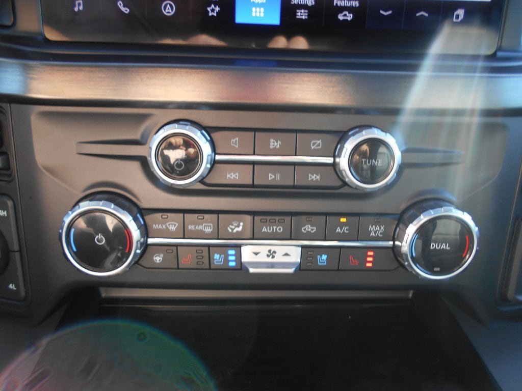 Certified 2024 Ford F350 Lariat w/ Lariat Ultimate Package AWD/4WD image 19