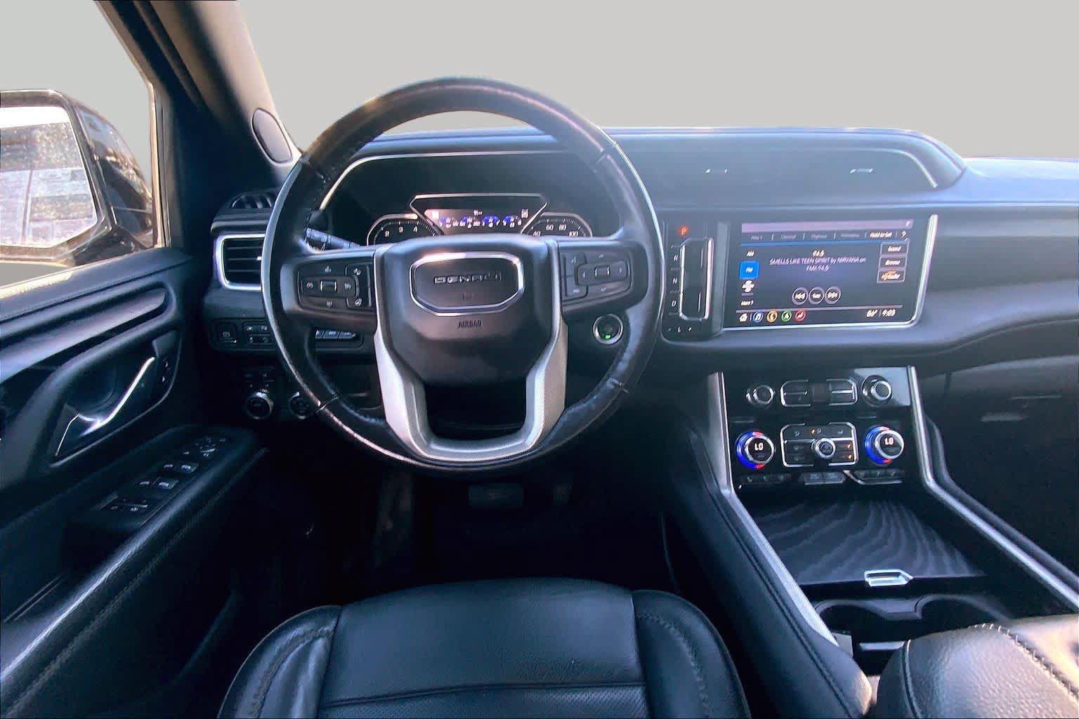 Used 2021 GMC Yukon Denali AWD/4WD image 6