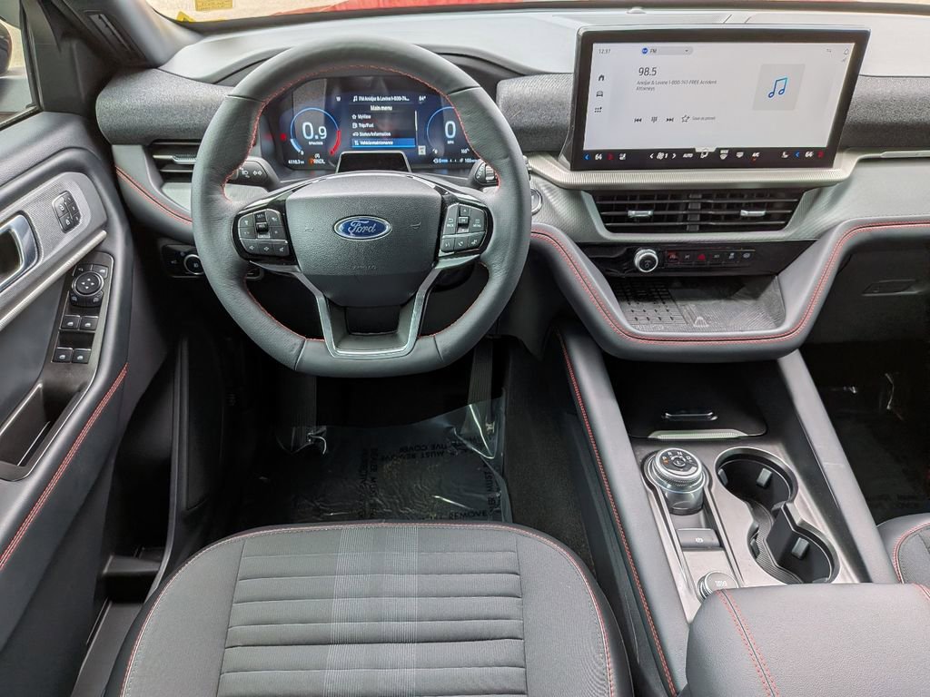 Certified 2025 Ford Explorer ST-Line w/ Premium Package image 18