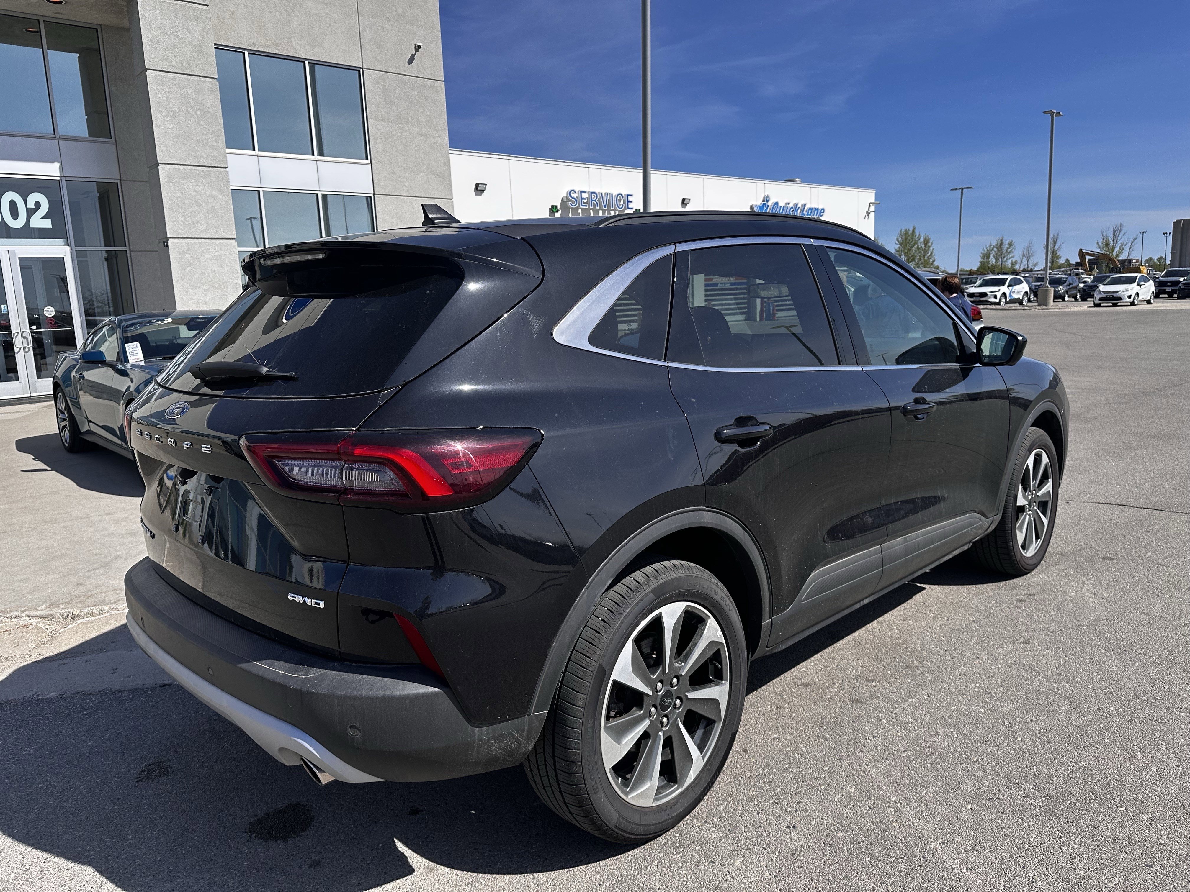 Certified 2024 Ford Escape Platinum AWD/4WD image 4