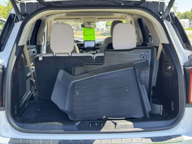 Certified 2021 Ford Explorer Limited w/ Hybrid Equipment Group 310A AWD/4WD image 13