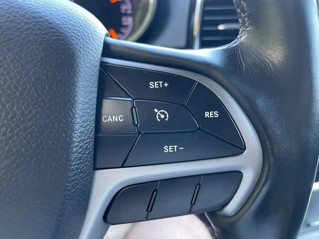 Used 2022 Jeep Grand Cherokee Laredo X AWD/4WD image 19