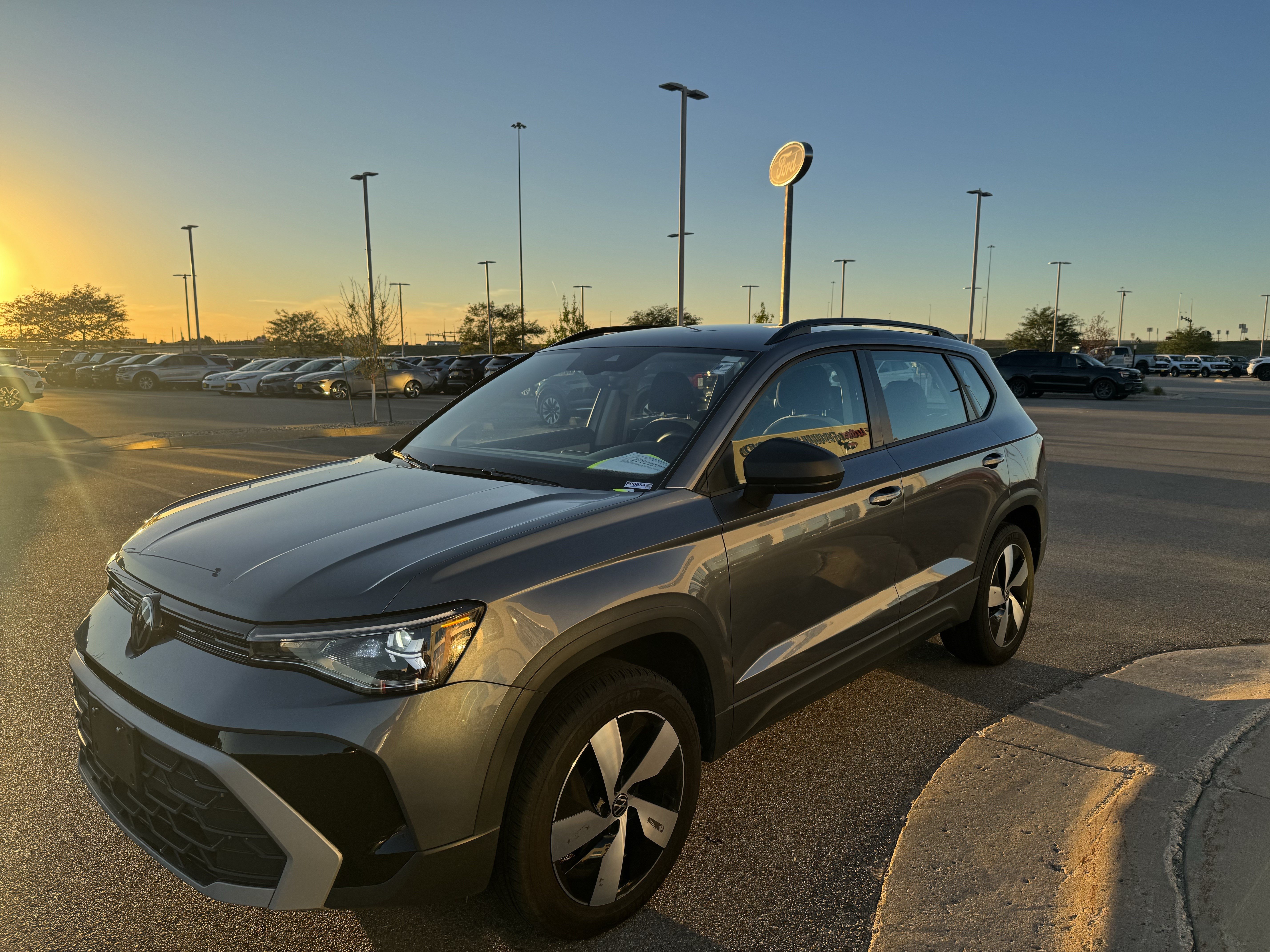 Used 2025 Volkswagen Taos S AWD/4WD image 3