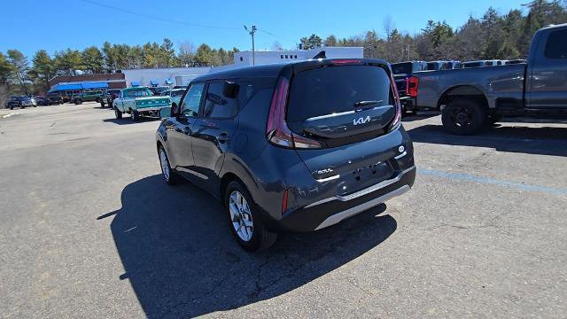 Used 2025 Kia Soul LX w/ LX Technology Package image 4