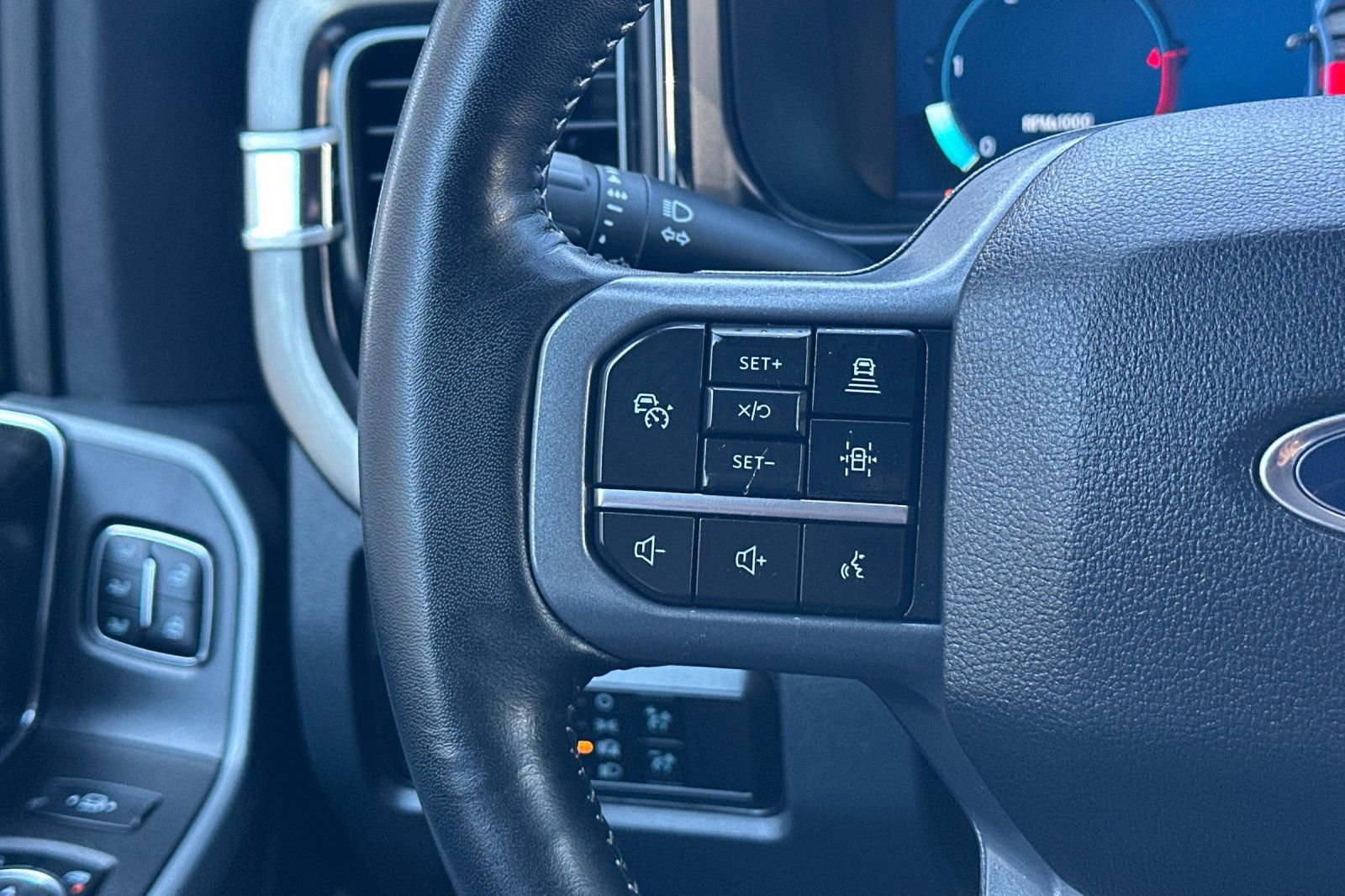 Certified 2024 Ford F250 Lariat w/ Lariat Ultimate Package image 37