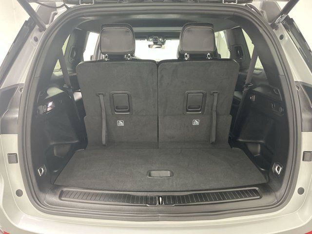 Used 2025 Jeep Grand Cherokee L Altitude AWD/4WD image 3