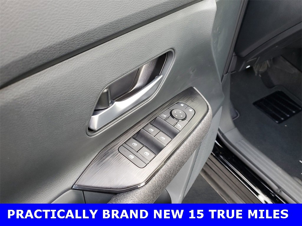 Used 2025 Nissan Kicks SV image 15