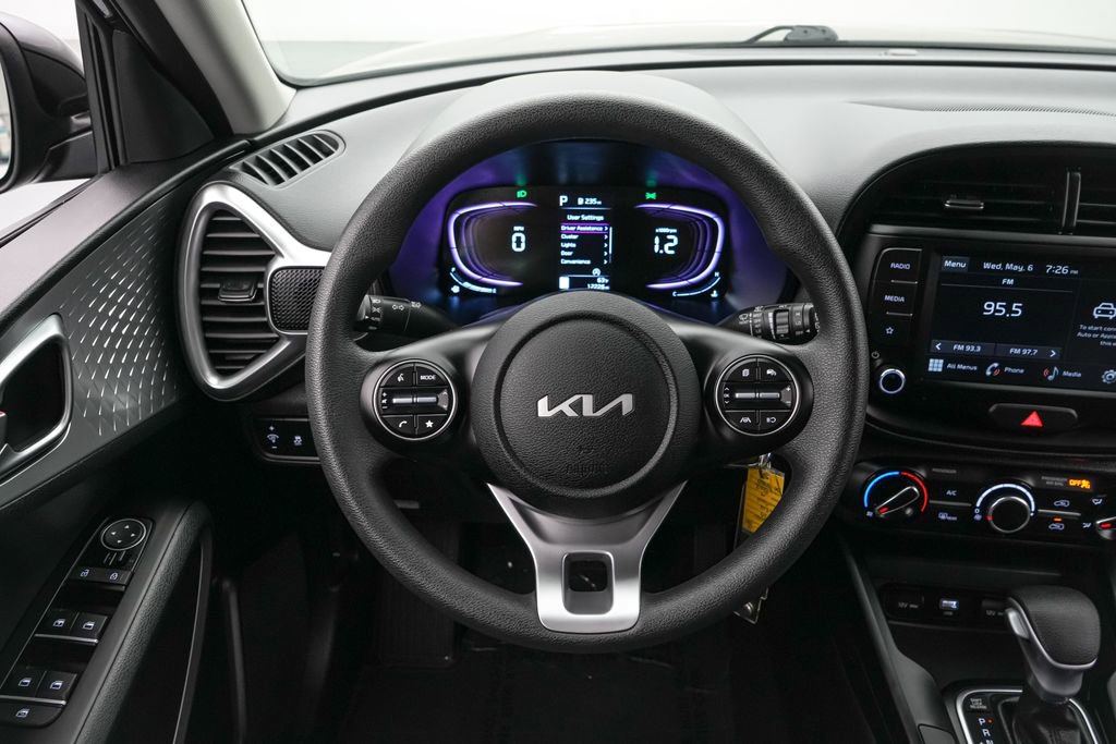 Used 2025 Kia Soul LX FWD image 14
