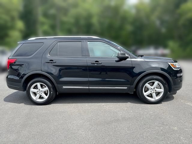Certified 2018 Ford Explorer XLT FWD image 9