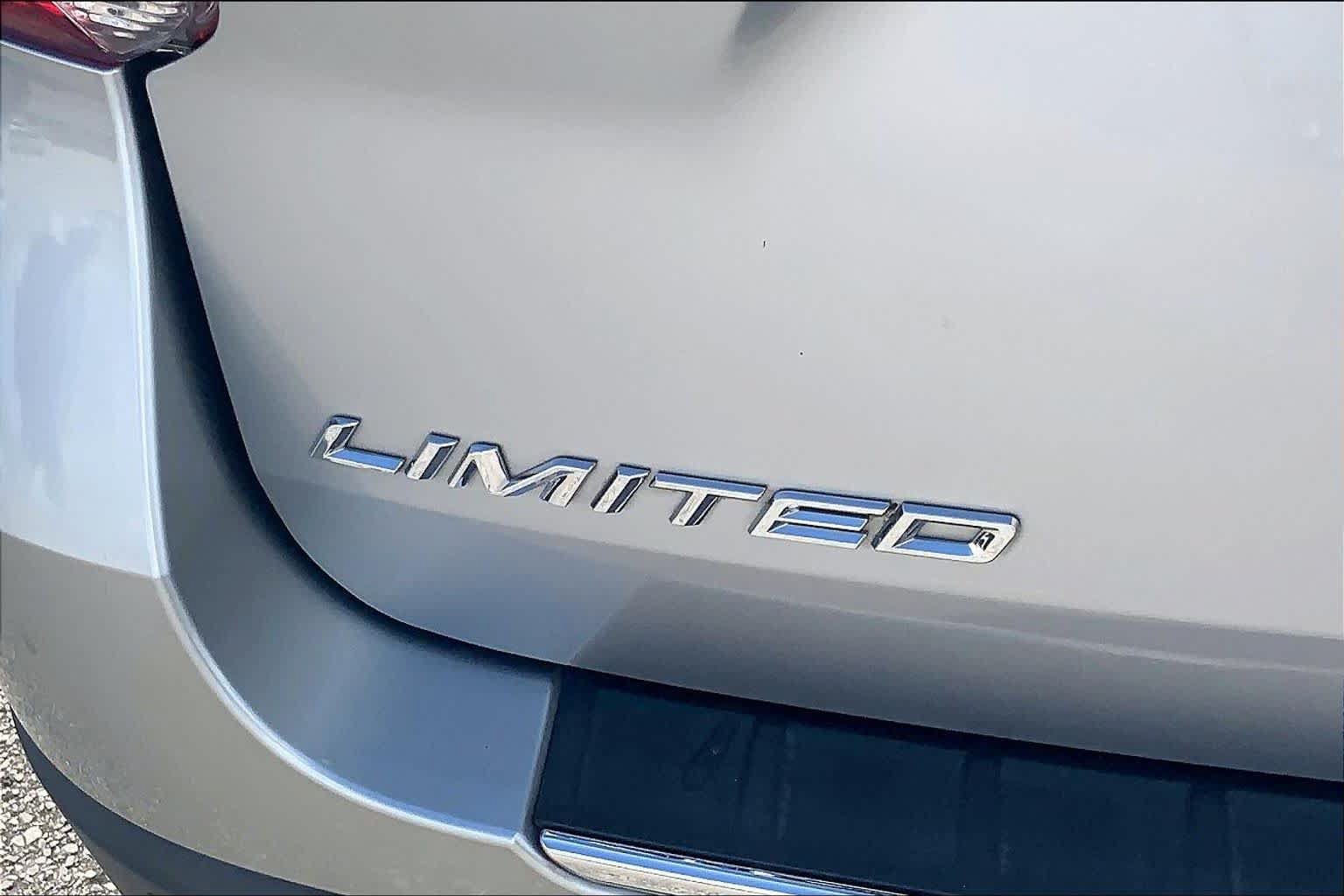 Certified 2020 Ford Explorer Limited AWD/4WD image 10