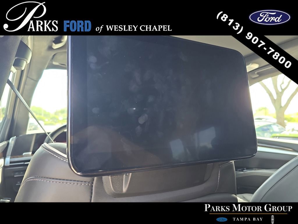 Used 2025 Cadillac Escalade ESV Sport Platinum w/ LPO, ONYX Package image 15