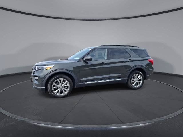 Certified 2023 Ford Explorer XLT w/ Equipment Group 202A AWD/4WD image 4