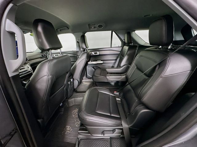 Certified 2022 Ford Explorer XLT w/ Equipment Group 202A image 30