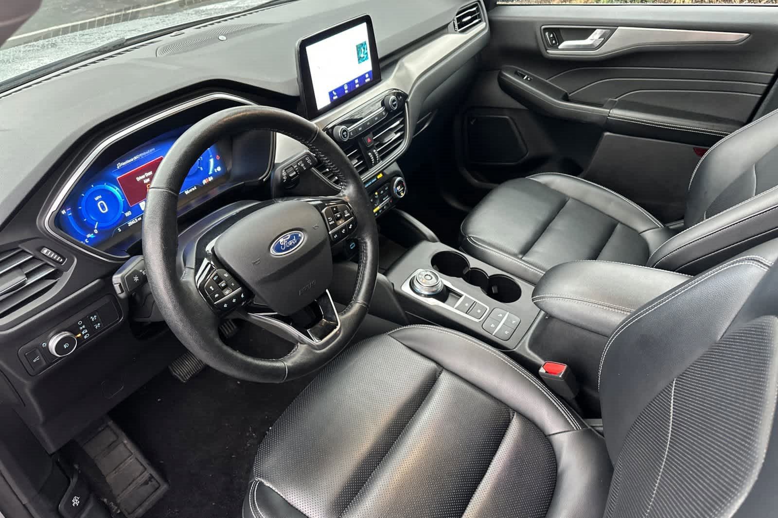 Certified 2021 Ford Escape Titanium w/ Class II Trailer Tow Package image 12