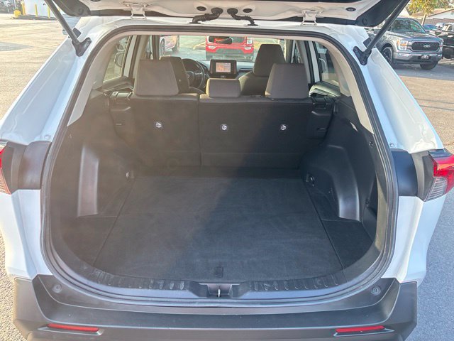 Used 2021 Toyota RAV4 XLE FWD image 10
