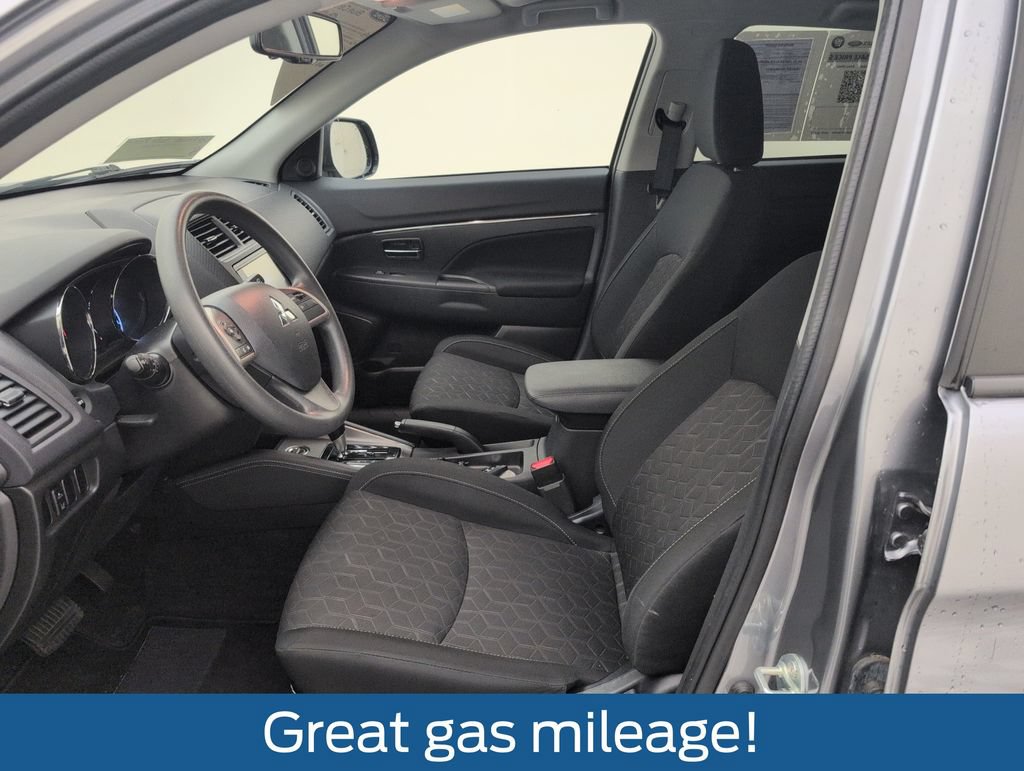 Used 2025 Mitsubishi Outlander Sport ES AWD/4WD image 4