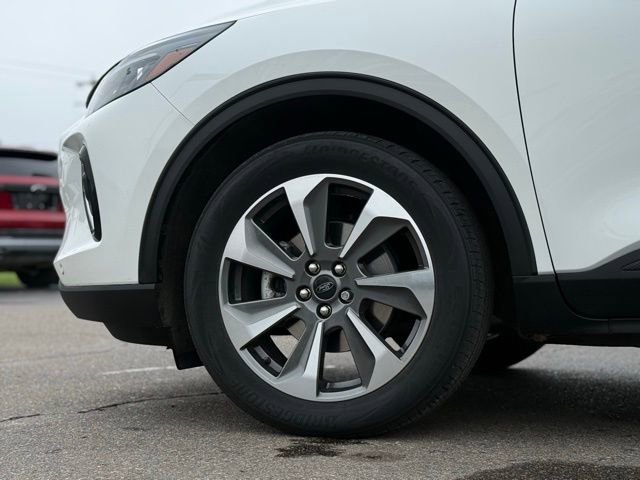 Certified 2023 Ford Escape Platinum AWD/4WD image 45