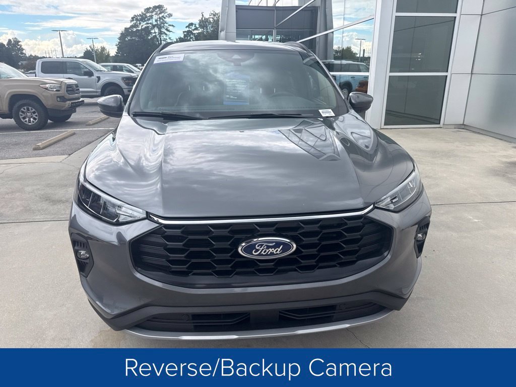 Certified 2025 Ford Escape ST-Line Select AWD/4WD image 2