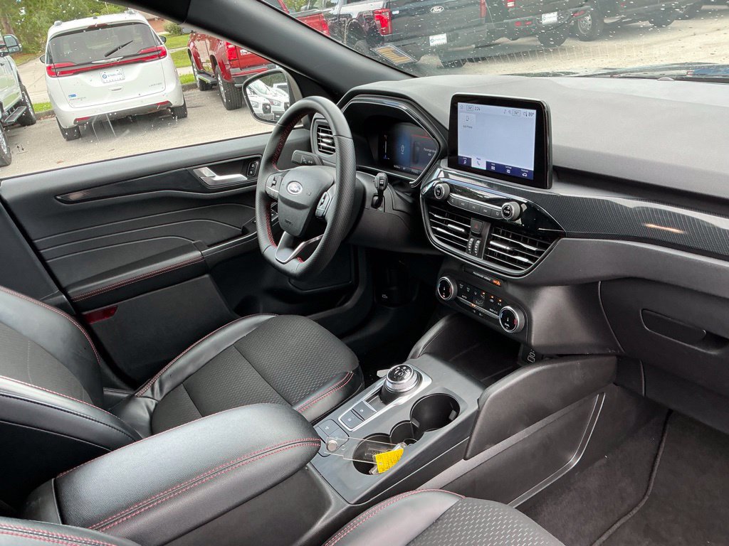 Certified 2025 Ford Escape ST-Line FWD image 16