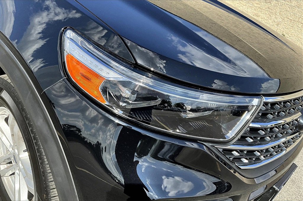 Certified 2022 Ford Explorer XLT w/ Class IV Trailer Tow Package image 27