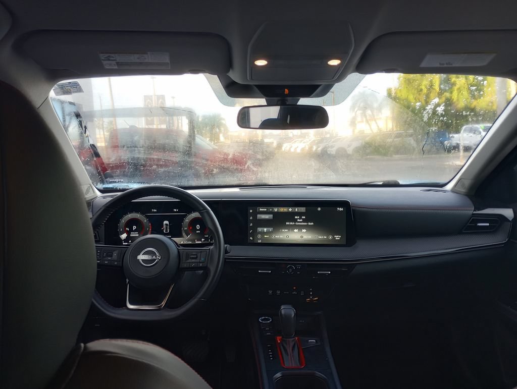 Used 2025 Nissan Kicks SR FWD image 18