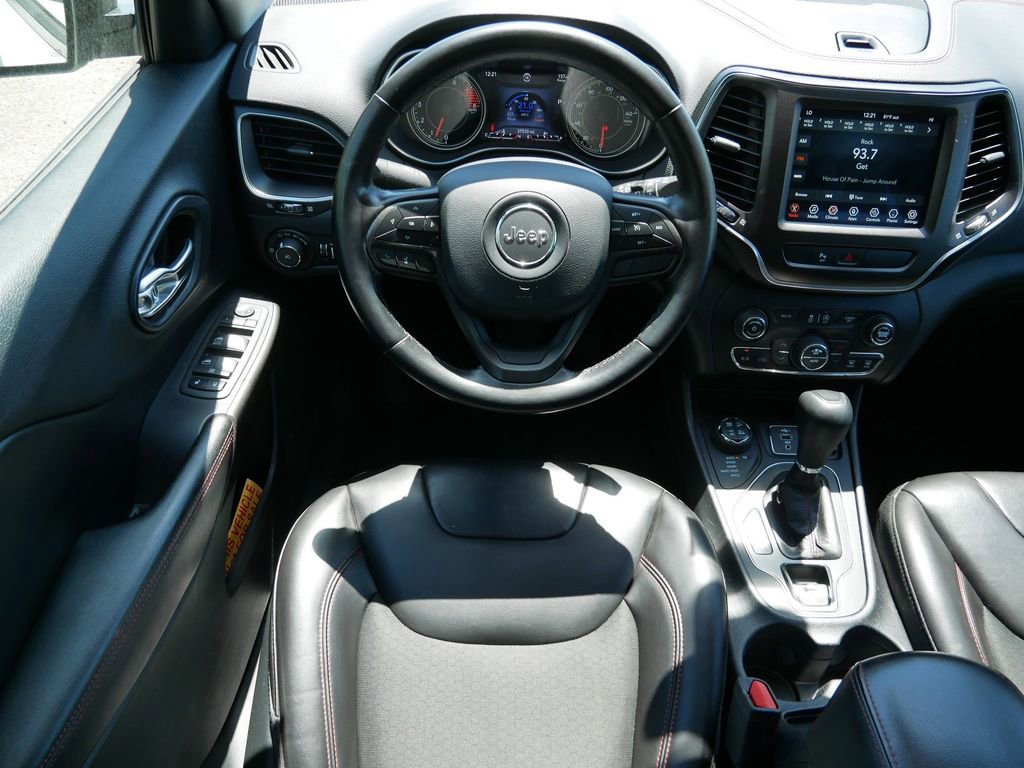 Used 2020 Jeep Cherokee Trailhawk w/ Cold Weather Group AWD/4WD image 12