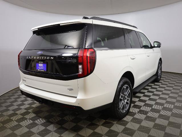 Certified 2025 Ford Expedition Active AWD/4WD image 6