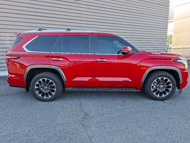 Used 2024 Toyota Sequoia Limited w/ Tow Technology Package RWD image 2