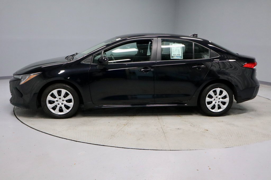 Used 2024 Toyota Corolla LE image 7